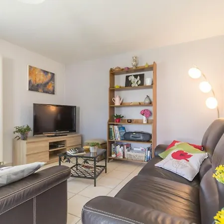 Holiday home Charmante Maison Renovee A 300m De La Loire Avec Jardin, Terrasse, Wifi Et Equipements Bebe - Fr-1-306-815