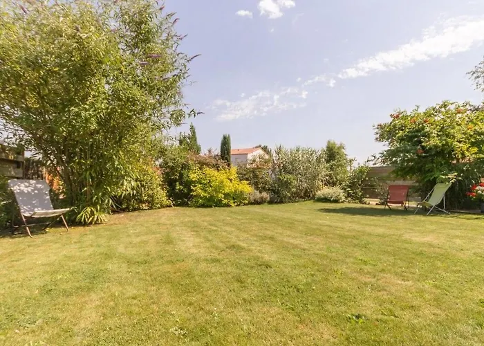 Charmante Maison Renovee A 300m De La Loire Avec Jardin, Terrasse, Wifi Et Equipements Bebe - Fr-1-306-815 펜션 *